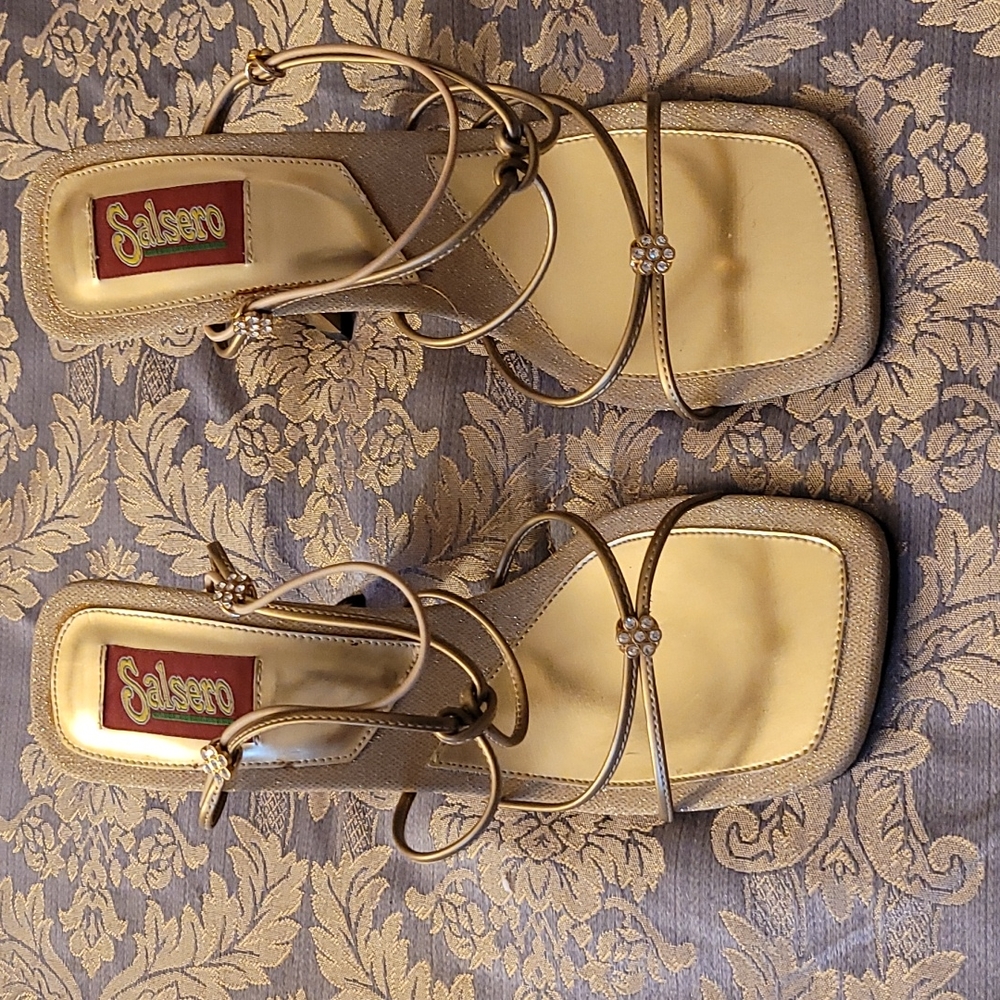 GOLD Strappy Elastic Sandles